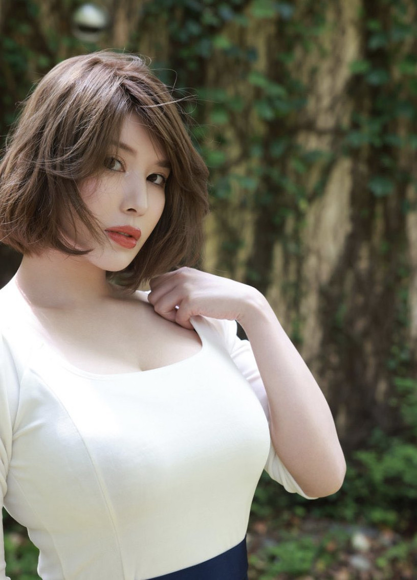 J罩杯神乳正妹《凪光》精选品番作品推荐介绍及预览-三图集