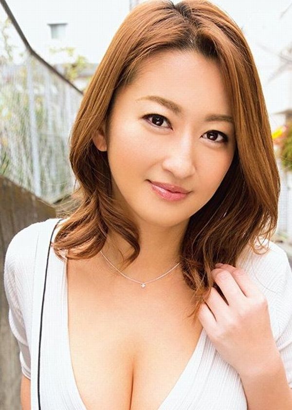 爆乳美熟女《吹石玲奈》精选作品推荐介绍及封面预览