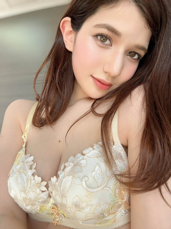 F奶混血女优《Lauren花恋》精选品番作品推荐介绍及预览-三图集